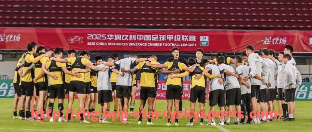 星空体育app-西甲巴萨联赛实况表现与战术风格深度分析